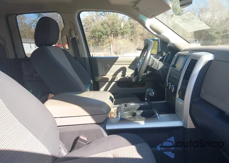 2010 Dodge Ram 1500 Slt/Sport/Trx z USA, uszkodzony, nr VIN 1D7RB1GT8AS226323